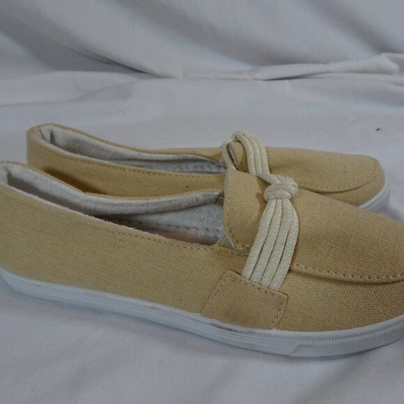 Goldtoe Est. 1934 Women Slip-on Light Brown Shoes Size 5.5. - Picture 3 of 8